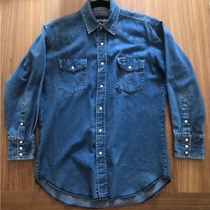 Vintage Wrangler denim button down with pearl buttons